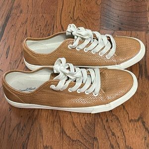 Size 10 Cognac Woven Women’s Fashion Sneakers Universal Threads at Target